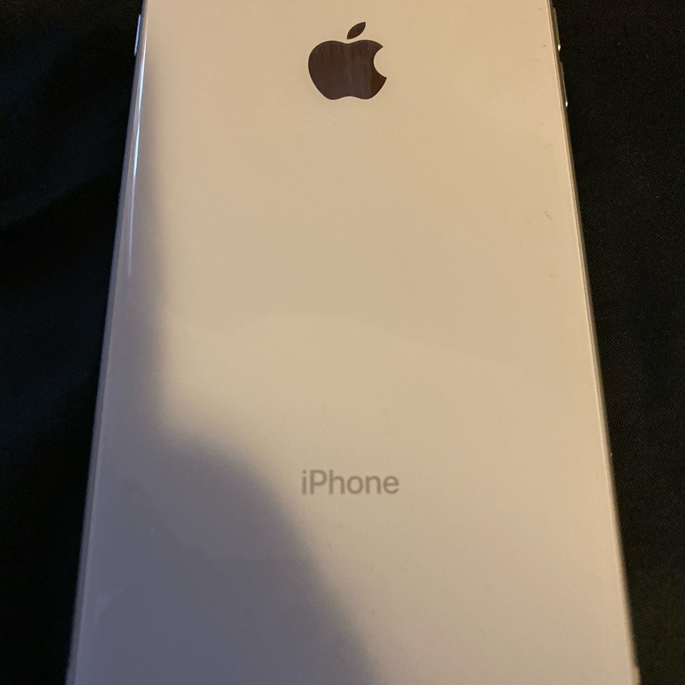 iPhone 8 Plus - Picture 5 of 5